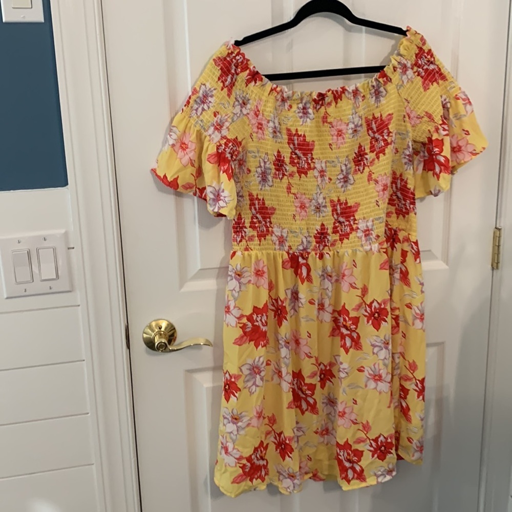EUC Love J off shoulder yellow/red/pink floral dress Women’s Plus size 2X - Picture 4 of 4